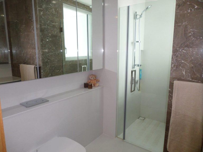 14 Master Bathroom
