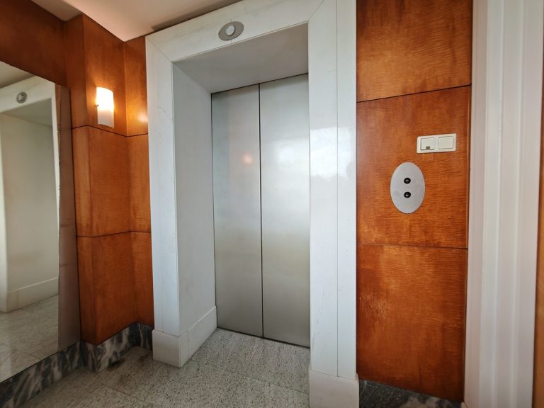 [5137539]Private_Lift_Lobby_Pic2_
